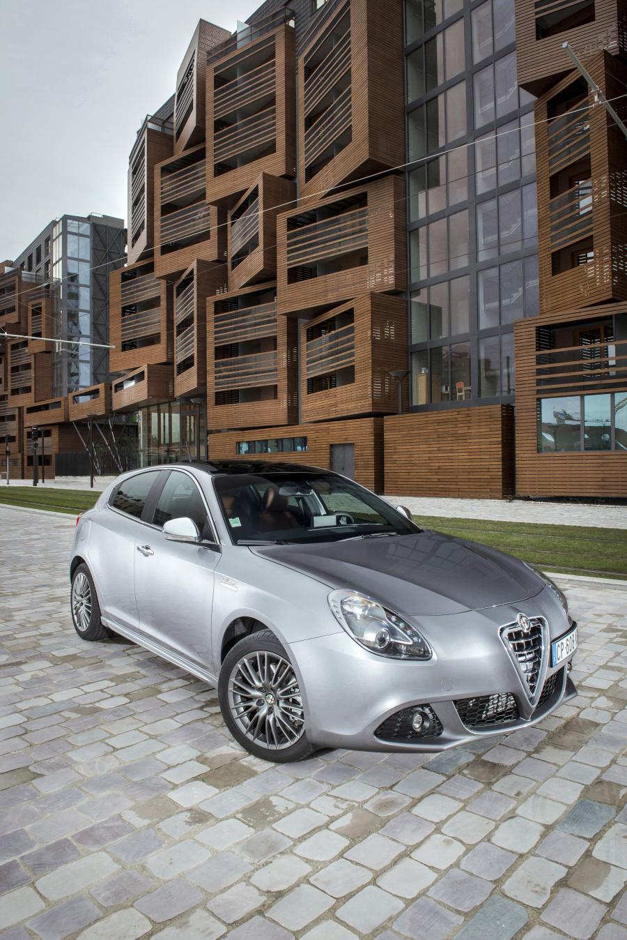  Alfa Romeo Giulietta Collezione (940) 2012 года  (фото 14 из 15)